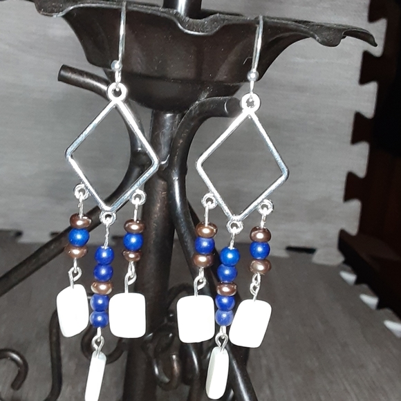 🐸Mother of Pearl, Lapiz & Pearl Earrings - Picture 4 of 7